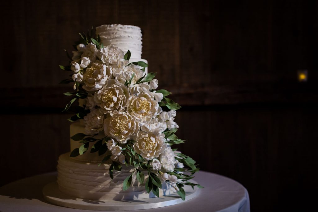 JAGstudios | Dramatic New York City Wedding Details Photography | Ana Parzych Cakes