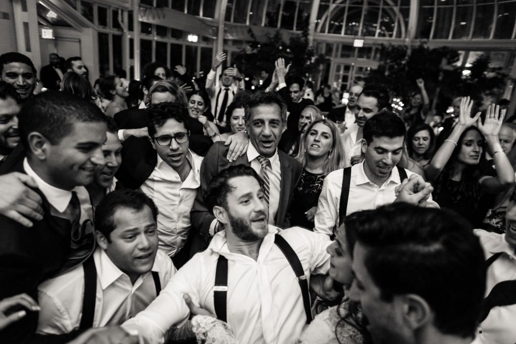 JAGstudios | Dramatic Brooklyn Botanic Garden Wedding Photography